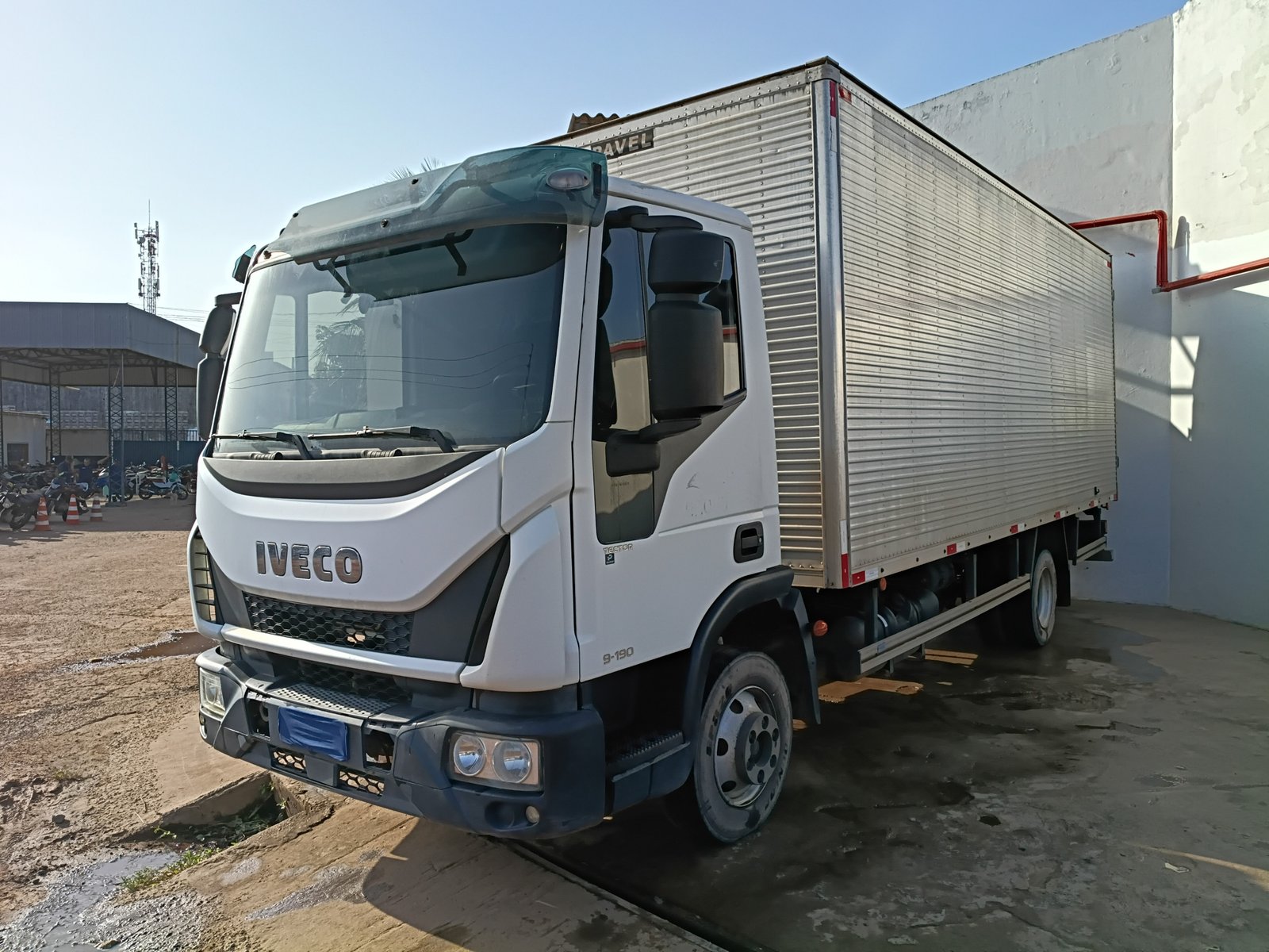 IVECO - TECTOR 9-190 ANO 2022 / 2023