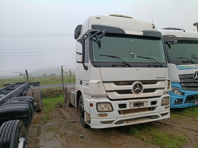 BENZ - ACTROS 2546 LS ANO 2010 / 2011
