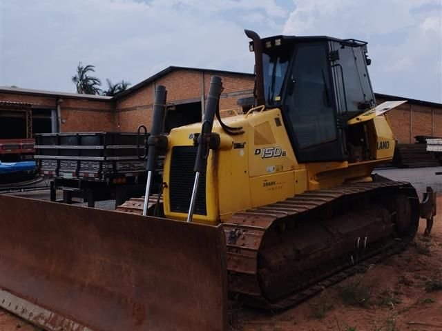 TRATOR DE ESTEIRAS MODELO D150B ANO 2014/2014