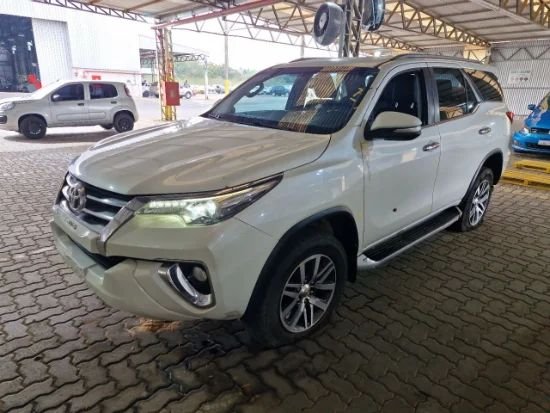 Hilux SW SRX 2.8 AT 4X4 FD ANO 2017/2017
