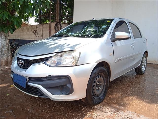 ETIOS HB X 1.3L MT ANO 2017/2018