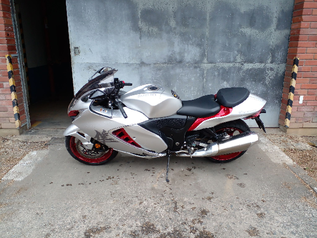 GSX 1300 RA ANO 2022/2023